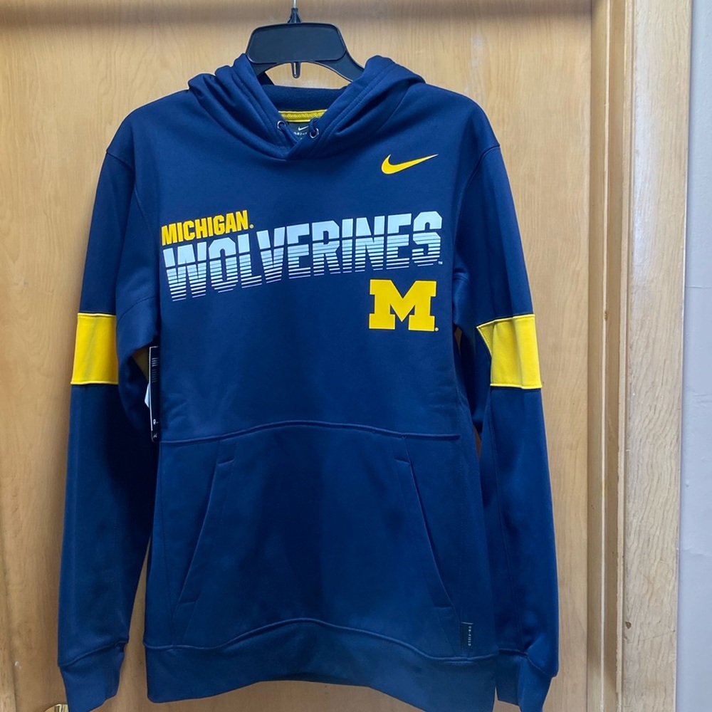 Nike Michigan Dri Fit Hoodie. NWT/small.